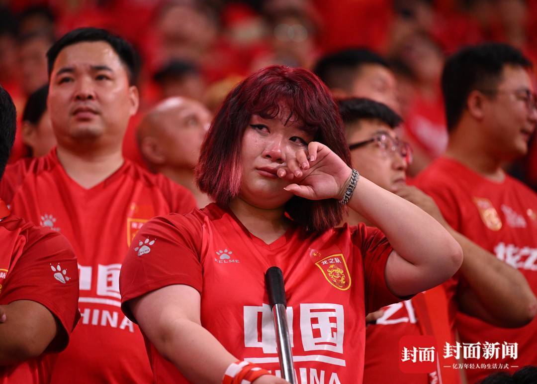 关于拜仁关键一役惨遭绝杀，球迷难掩失望，网上一定目前包括.的信息